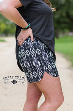 Load image into Gallery viewer, MOM TUCKET SHORTS- AZTEC